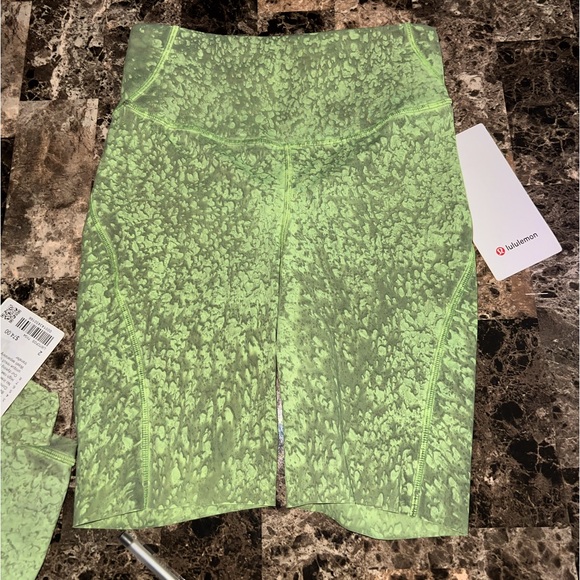LULULEMON BASE PACE HIGH RISE SHORT 8” WASH NWT CITY GRIT GREEN MULTI COLOR - Picture 2 of 7